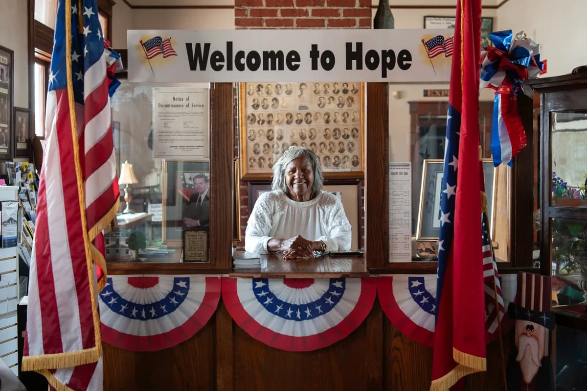 Margaret E, Smith waits to welcome visitors at the Hope Visitor Information Center in Hope, Ark. on Sept. 5, 2023. Photo by Rory Doyle.